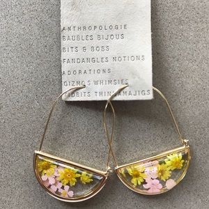 NWT Anthro gold hammock earrings-floral detail